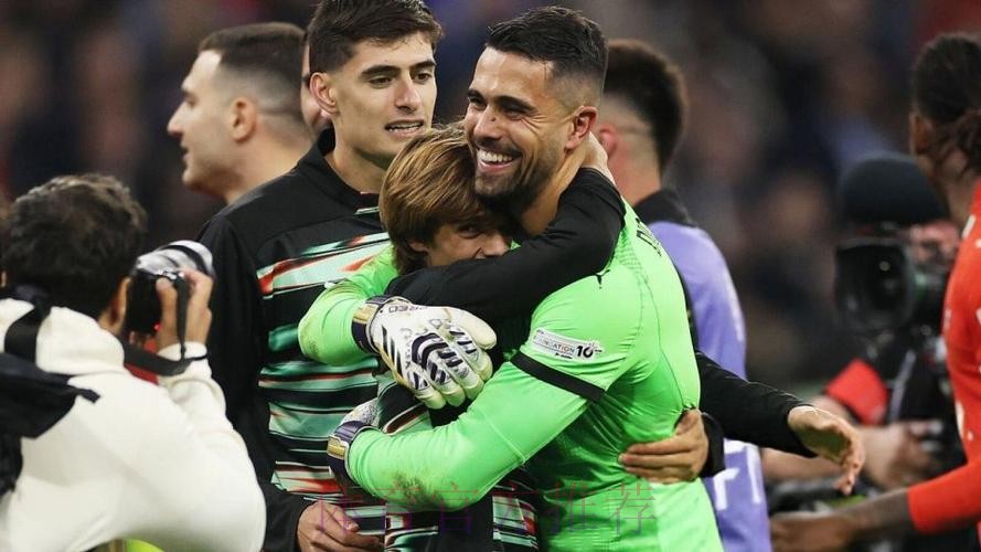 恶劣？4000万葡国门飞踹18岁新星！队友看呆，更衣室震怒：开除他